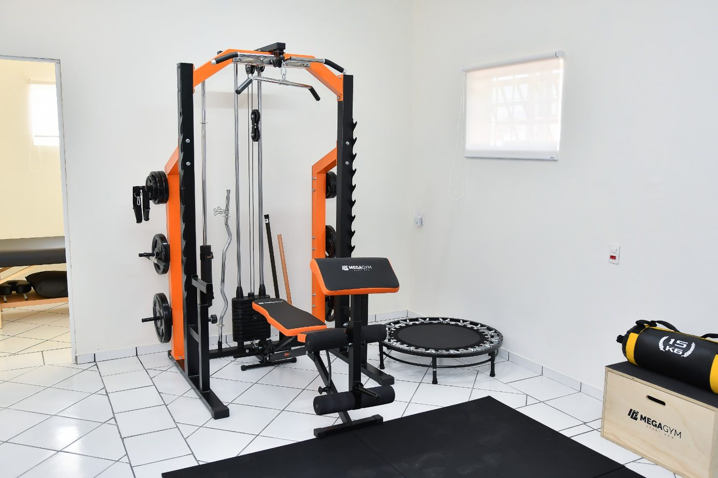 Equipamentos de musculação e reabilitação do Instituto Vivar